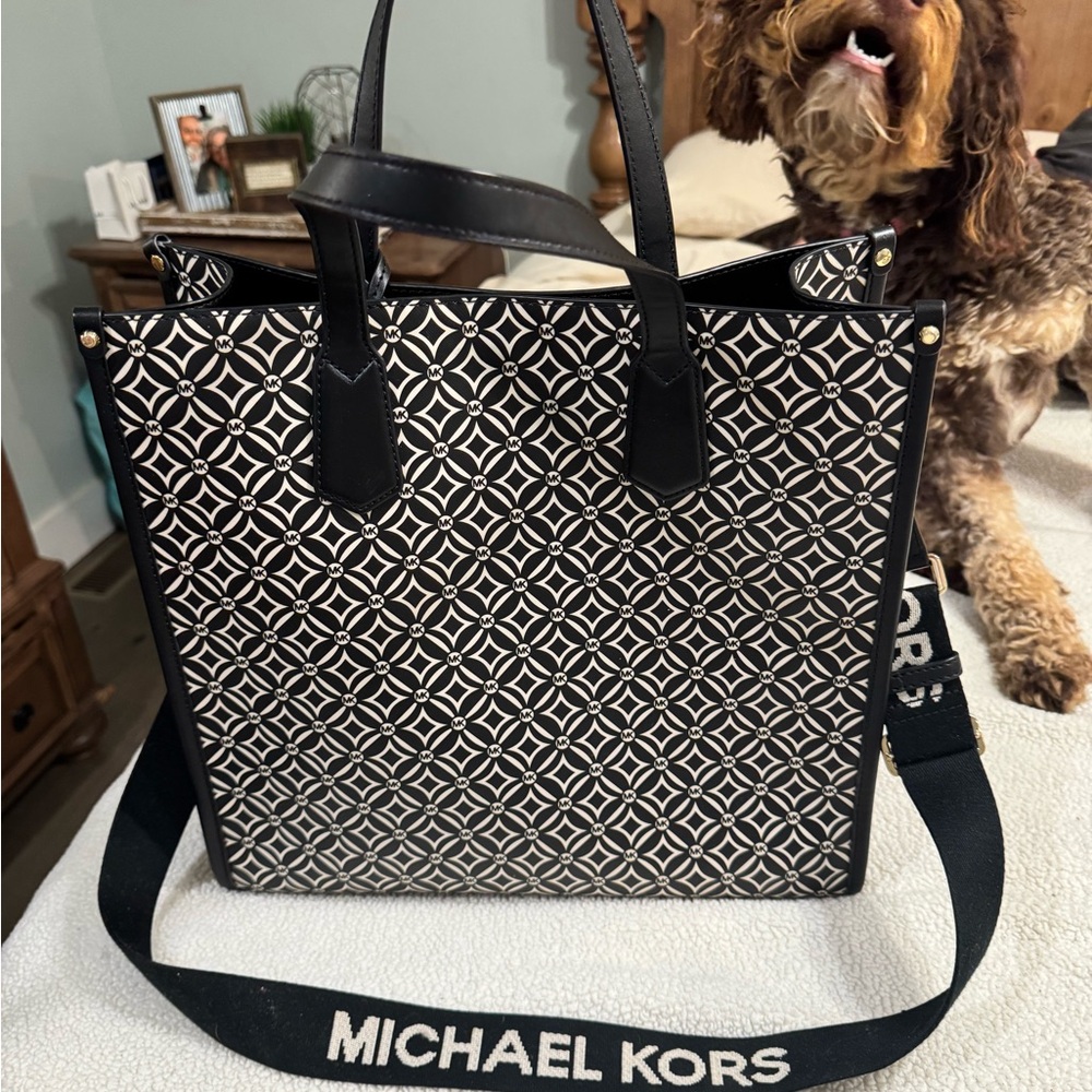 Michael Kors large bag with long strap with matching wristlet